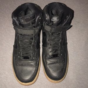 nike black air force 1 hi se